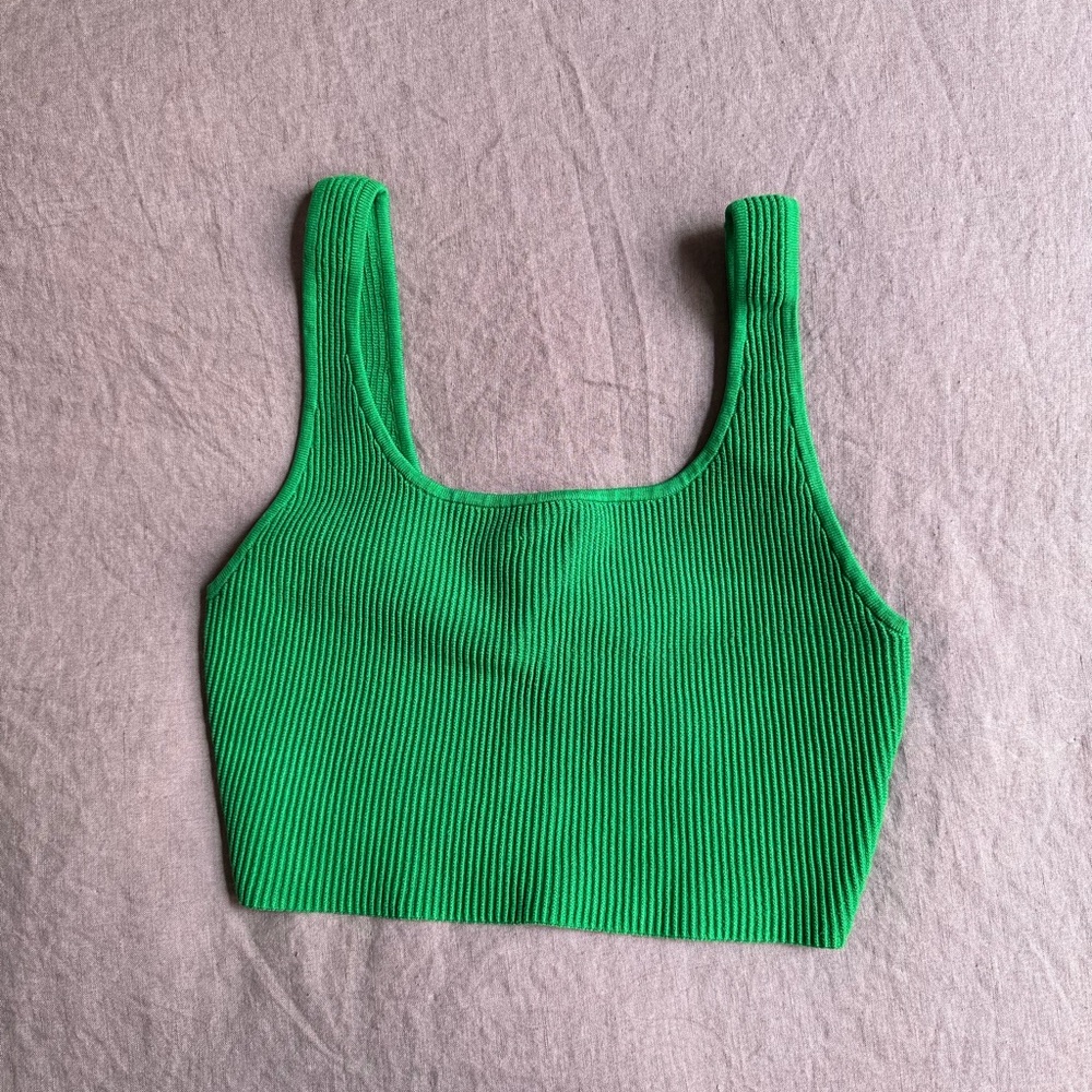 aritzia babaton sculpt knit tank
